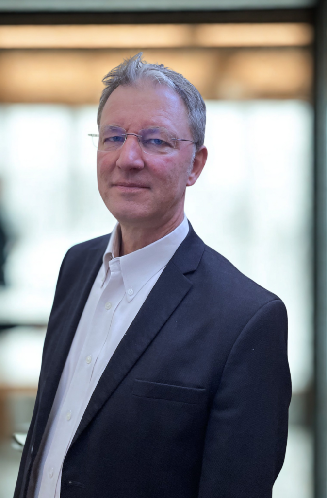 <b>Jacques Kraemer</b><br>Electric Oasis